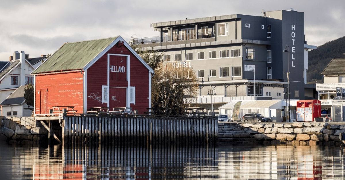Kurs- og konferansehotell midt i smørøyet | Vestnes Fjordhotell AS