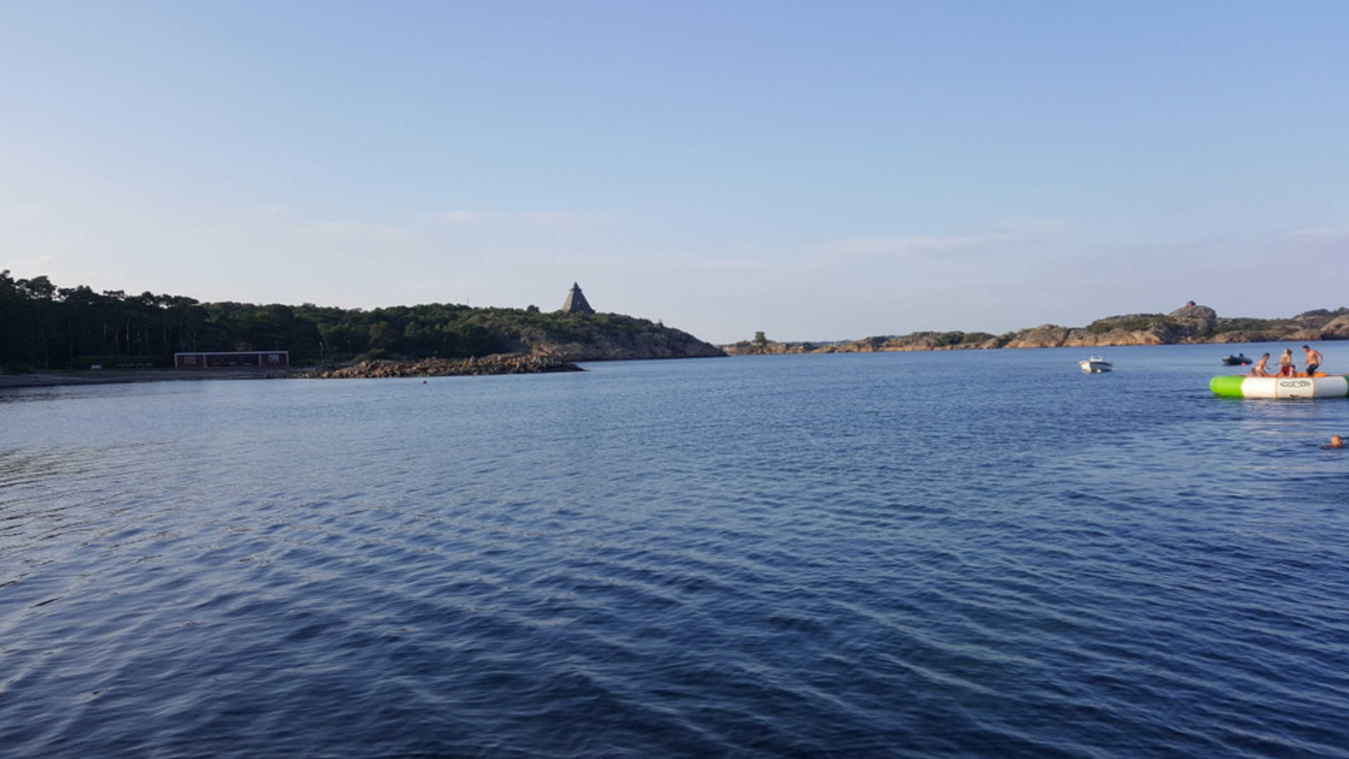 SOLPLASSEN CAMPING AS - ligger idyllisk plassert like utenfor Stavern