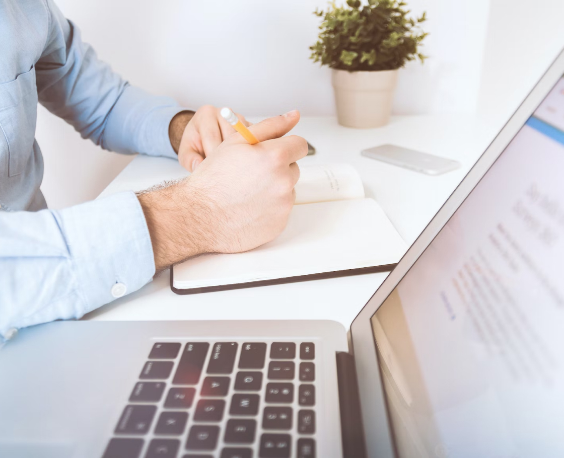 Adma – Regnskap, lønn og rådgivning