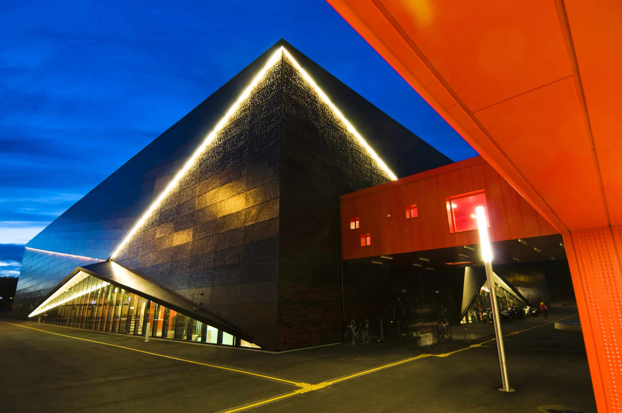 Forside | Jotron Arena Larvik - For de store mulighetene