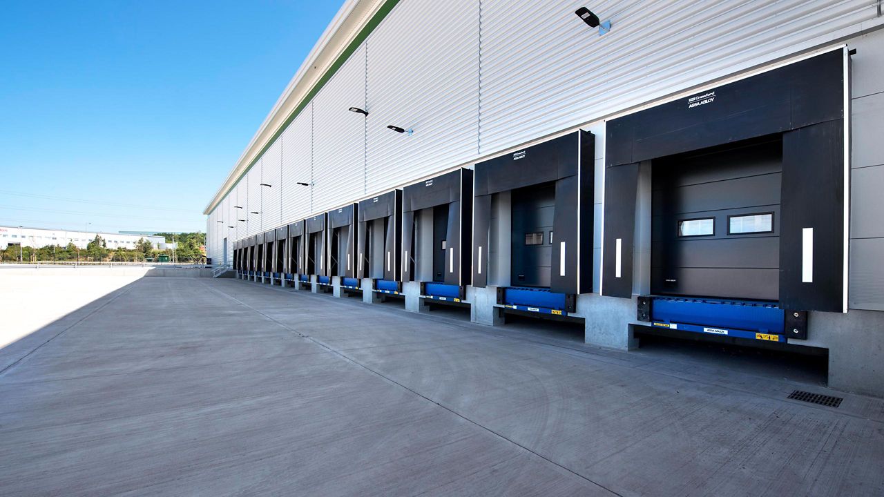 Effektive adgangsløsninger for industri og næring | ASSA ABLOY Entrance Systems