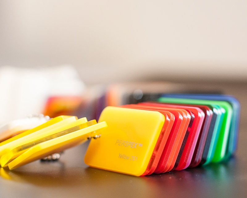 Bli synlig med Axi - vindusfolie, bilfolie, fasade og skilt