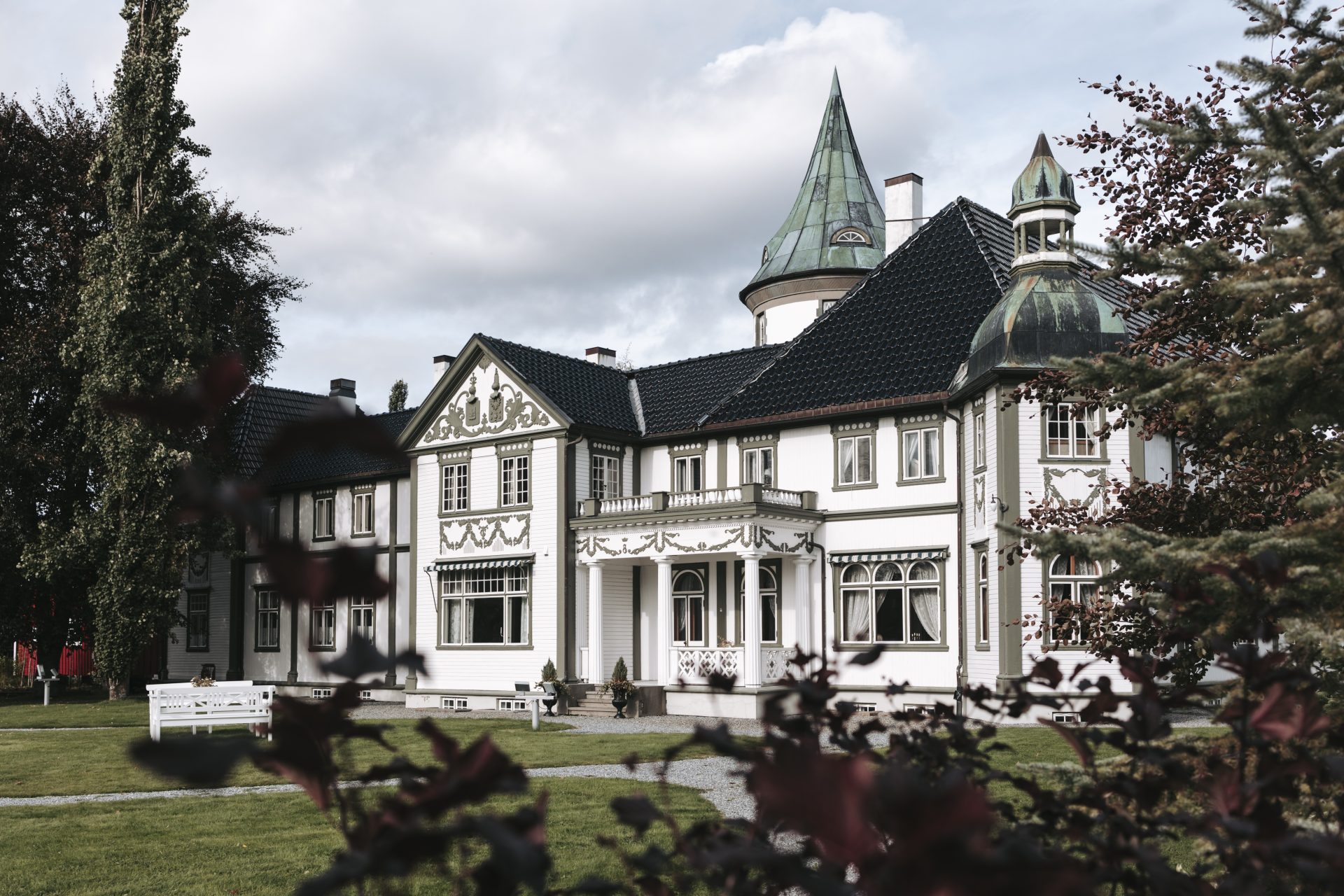 Bårdshaug Herregård - Orkanger Historisk hotell