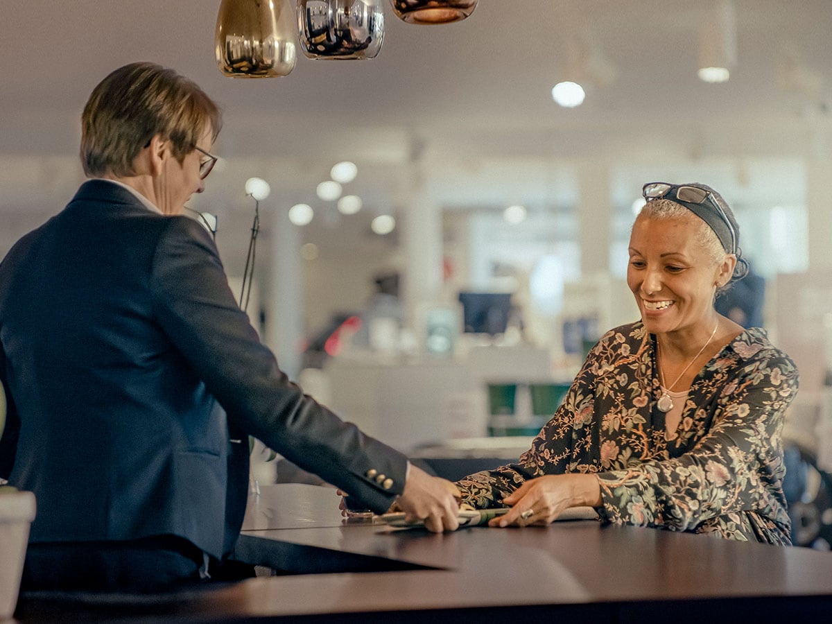 Nye og brukte biler, service, verksted, dekk og mer | Bilia