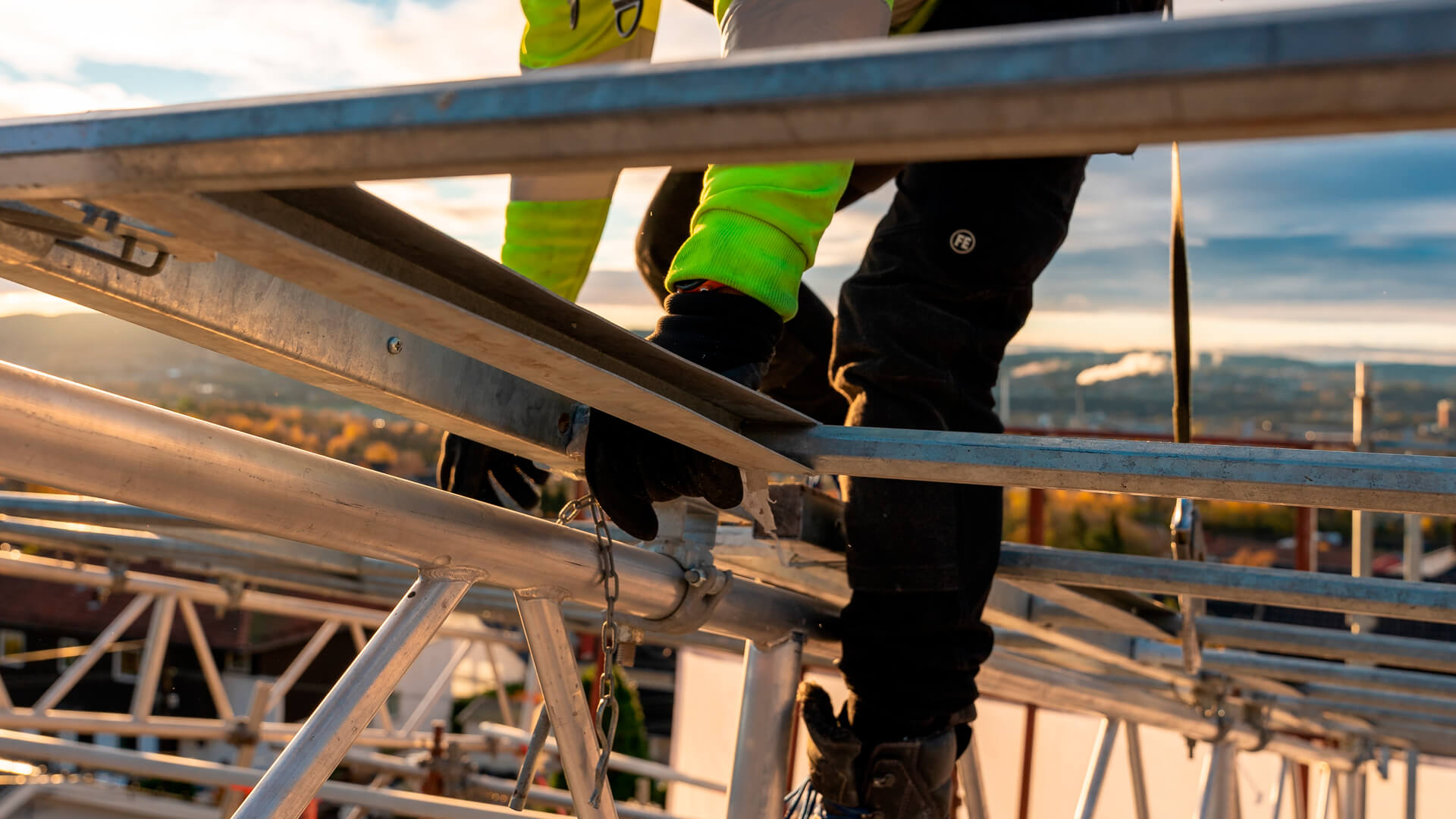 Ledende på stillas | Brenden & CO Stillasutleie AS