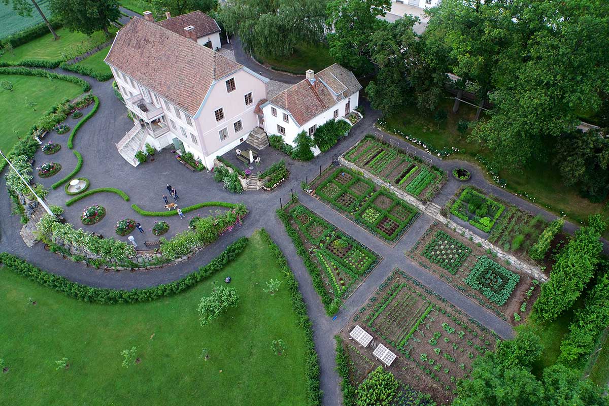 Den historiske hagen - Hovelsrud Gård