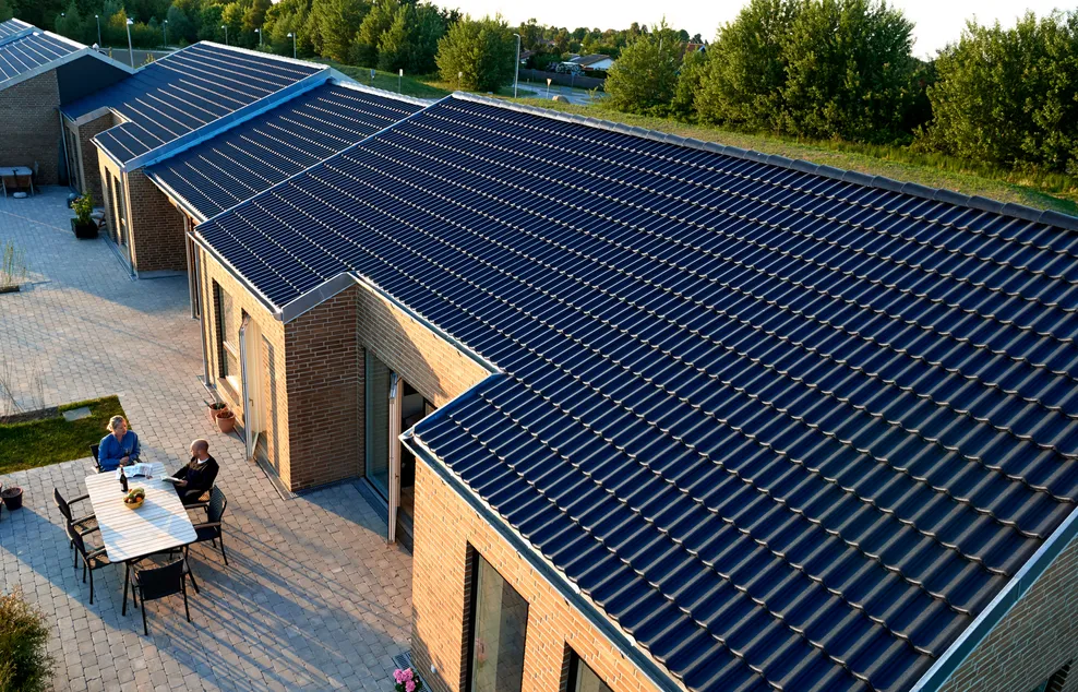 BMI Danmark - din partner i tagløsninger og tage. Med branchens stærkeste brands, Icopal og Monier, tilbyder vi vores kunder det bredeste udvalg af tagmaterialer indenfor tagpap, betontagsten, teglsten og tilbehør skabt til at passe perfekt til taget.