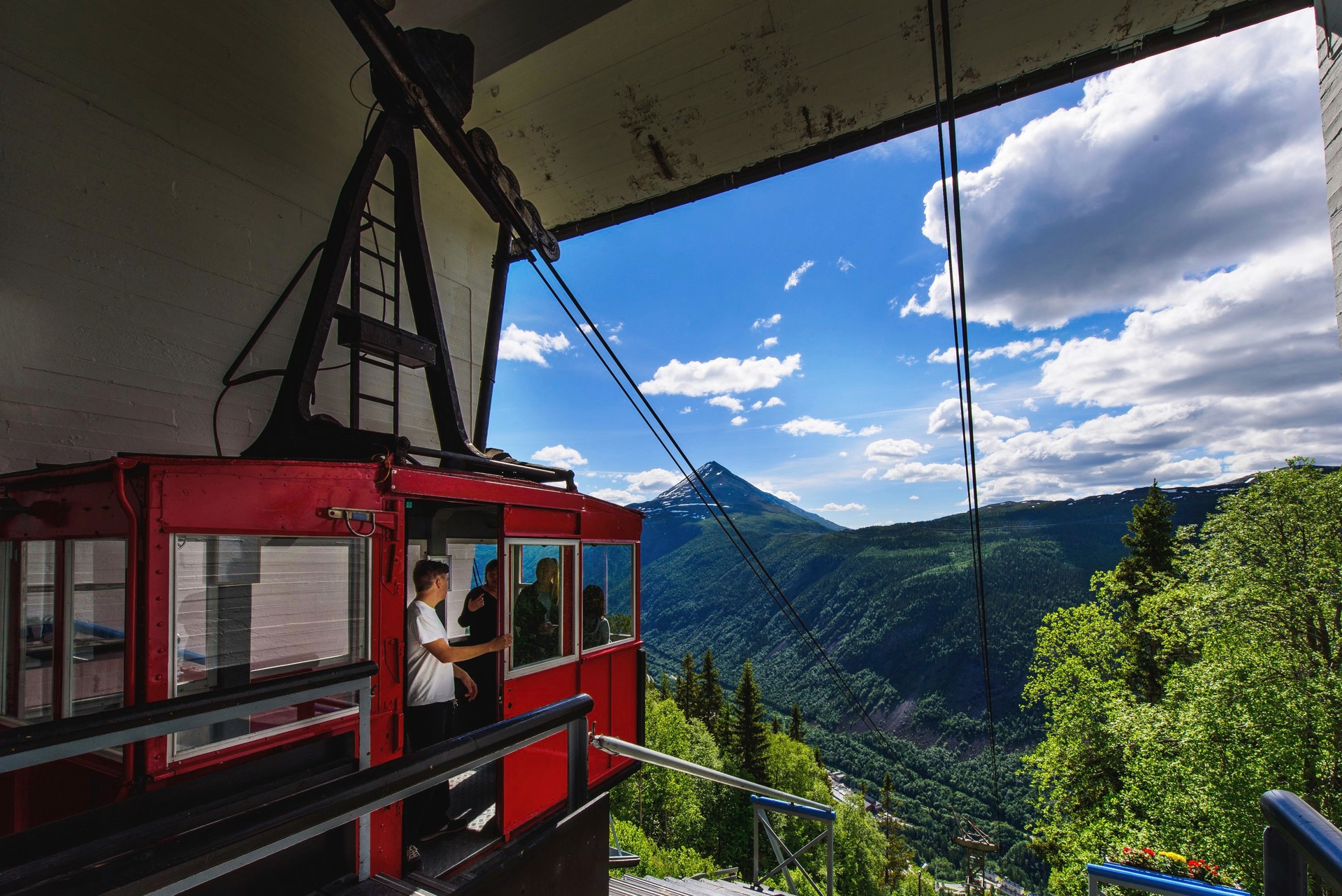 Forside | Krossobanen