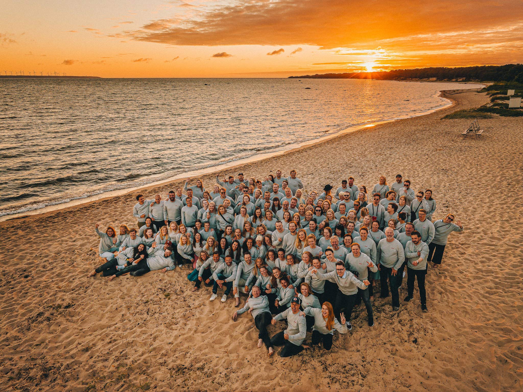 LIWLIG NORGE - WE TURN MOMENTS INTO MOMENTUM