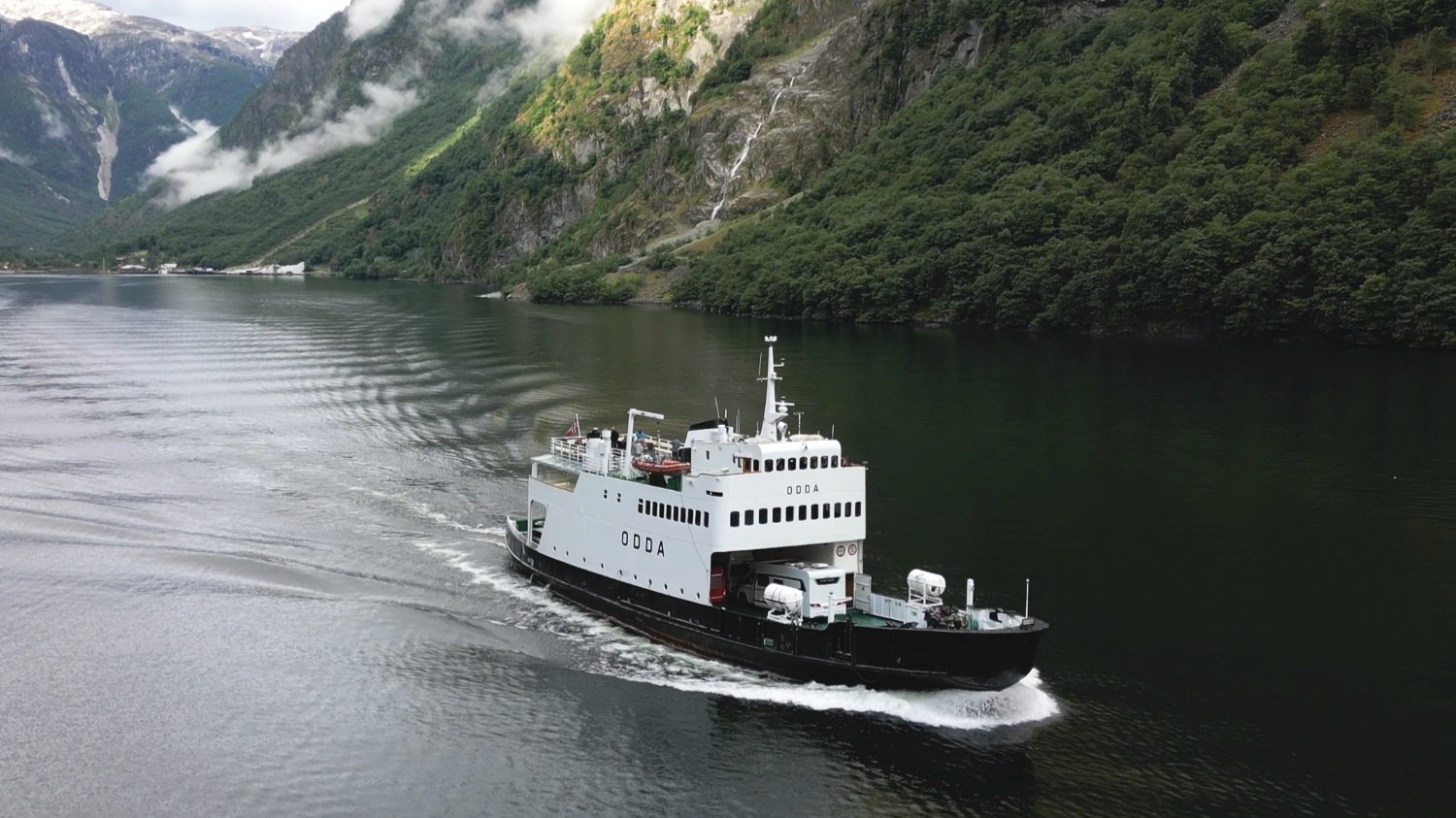 Lustrabaatane AS - Opplev Nærøyfjorden med båt