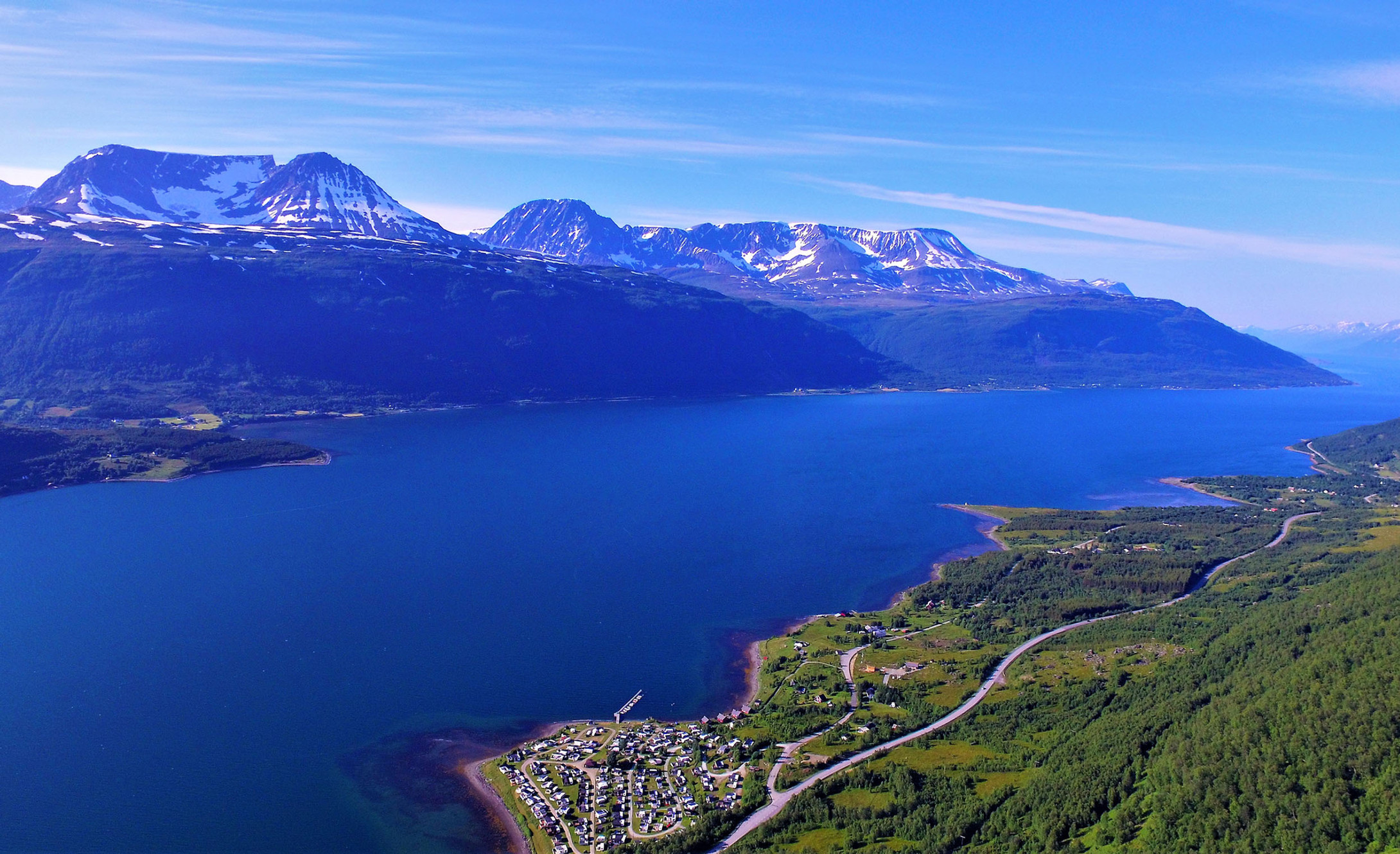 Lyngen Tourist AS | Camping, sauna og isbading i Lyngen | Troms og Finnmark