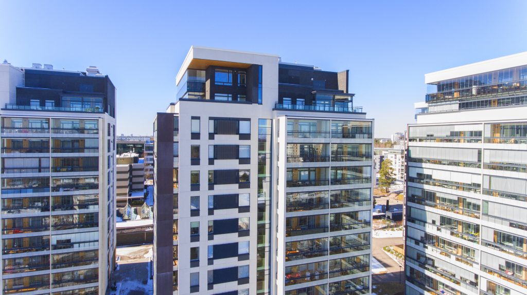 Innglassing fra Nika - I front på balkonginnglassing