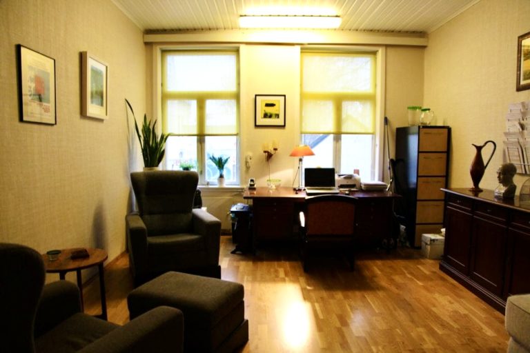 Psykolog Pål Erik Gulliksrud. Privatpraktiserende psykolog Oslo sentrum. Over 20 års erfaring. Kognitiv terapi for angst, stress, depresjon, relasjoner, traumer, samliv, etc.