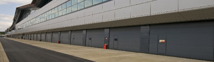 Leverer alt innen port