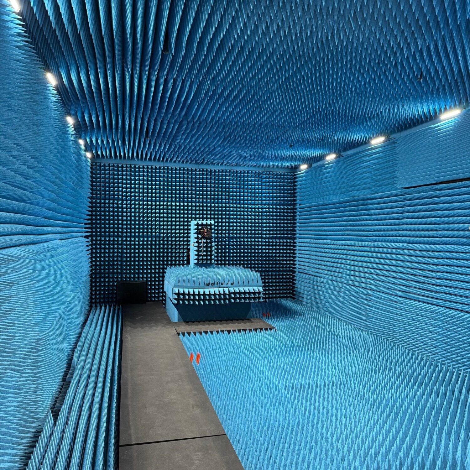 Forside - Radionor Communications