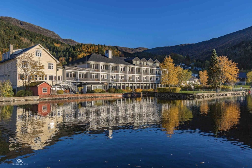 Havila Hotel Raftevold | Ved Horninsdalvatnet