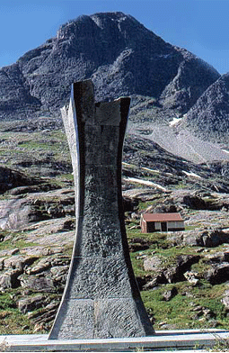 Romsdal Steinindustri AS - Steinleverandør, gravstein, steintrapper, fasadestein, bronse, gravminne, steinprodusent, bekledningsstein