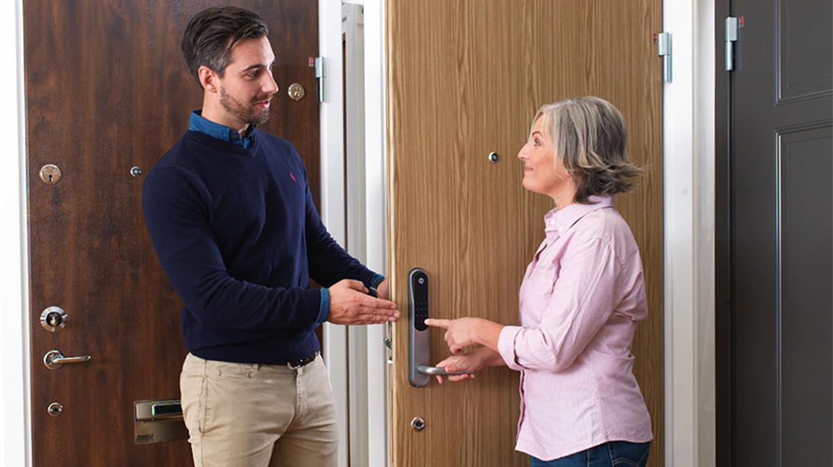 Säkra dörrar från Daloc – försäljning & installation | Secor