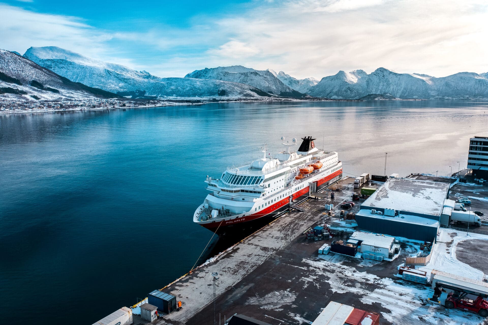 Den trygge veien mellom sjø og land | Sortland Havn KF