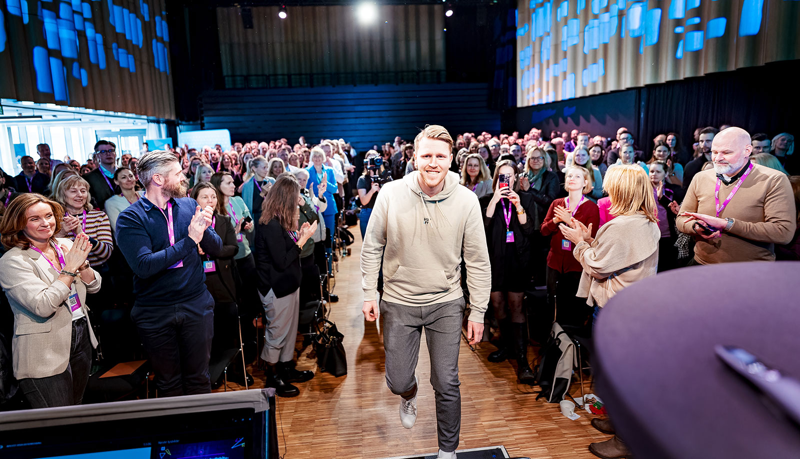 Fredrik Fornes – Book foredrag eller kjøp boken hans her!