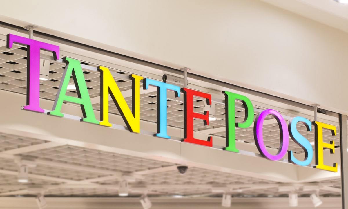 Kvalitetsklær for barn og ungdom med en rekke kjente merkevarer.