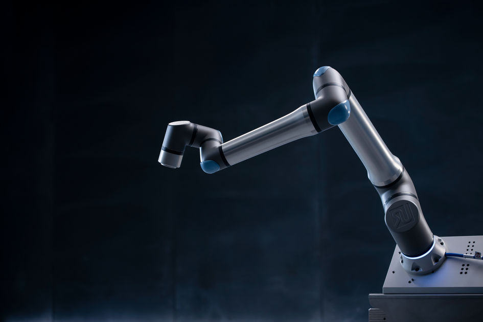Collaborative robotic automation | Universal Robots Cobots 