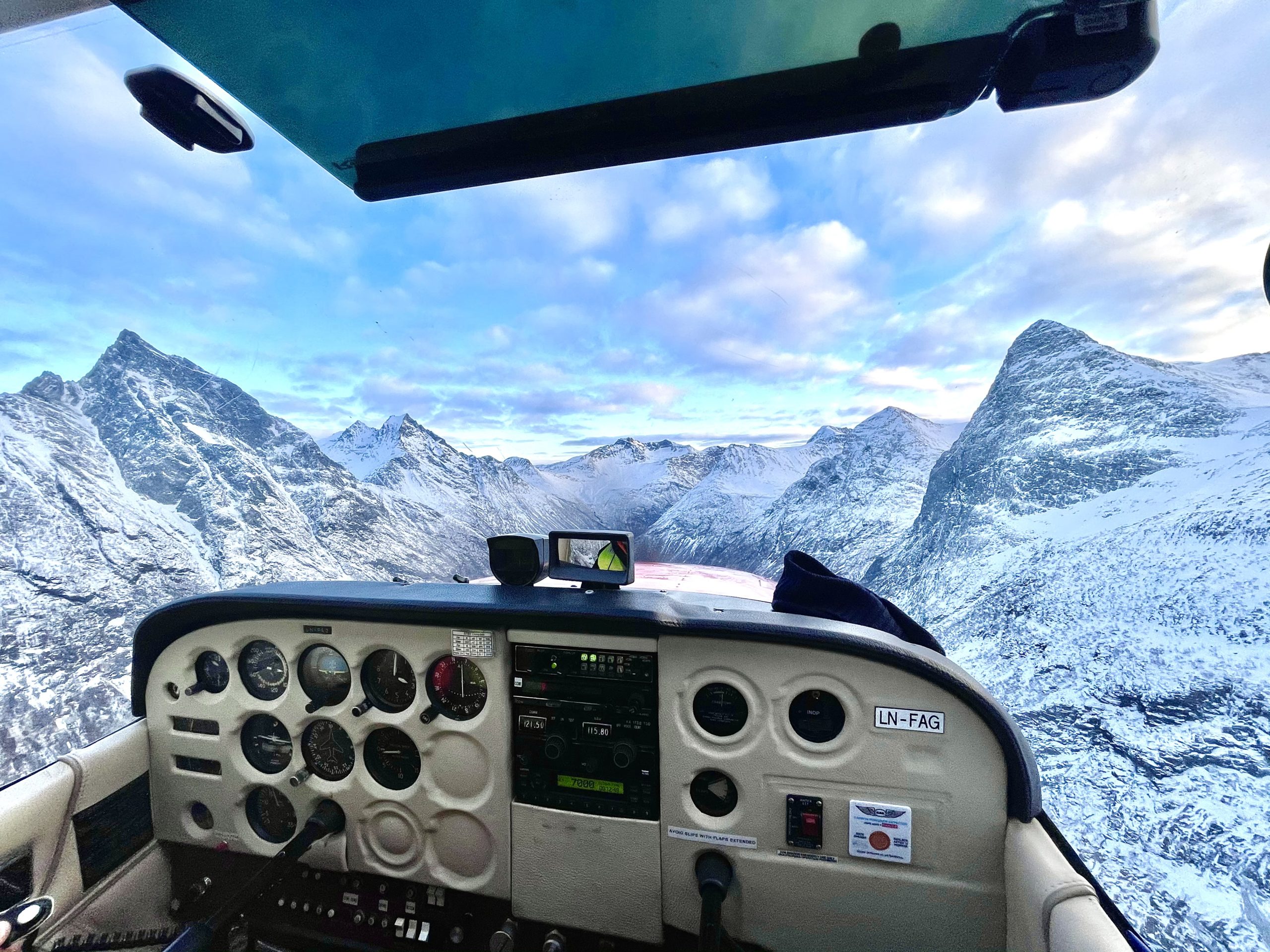 - Volda Ørsta Flyklubb