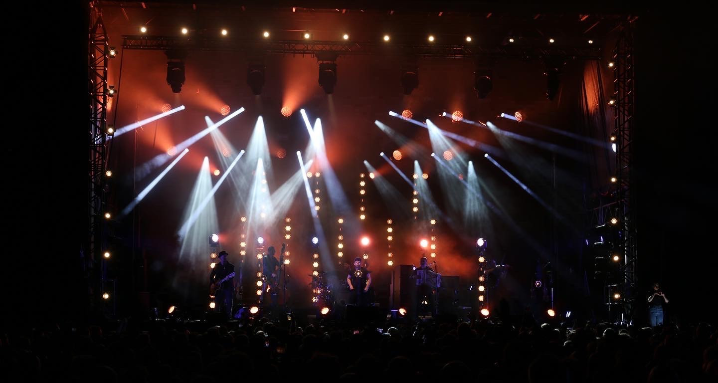 Hallingdal Lyd │Sceneutstyr til konsert og event